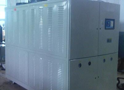 product-377-252 automatic CSD/CO2 drink gas water soda carbonated soft drink glass bottle cold filler/filling machine